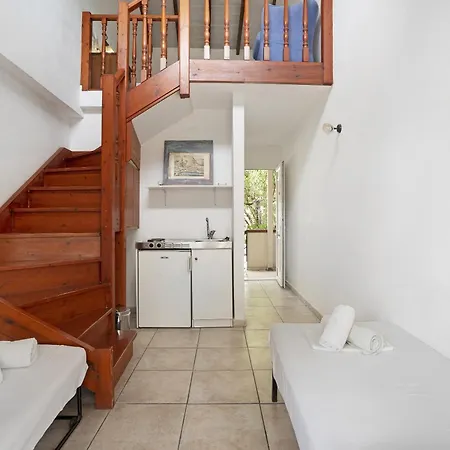 Mezoneta 4 Νυδρί