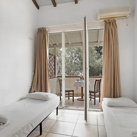 Mezoneta 4 * Nydri (Lefkada)