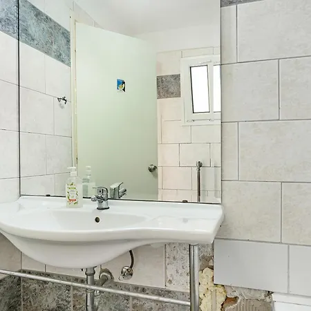 Apartment Mezoneta 4 *